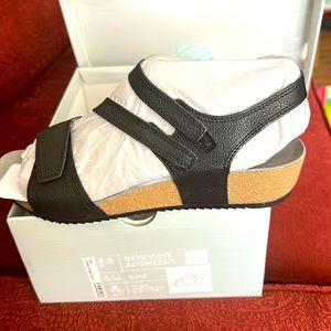 Genevieve - ABEO Black Leather sandal